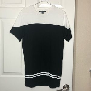 21Men Crew Neck Stripes Tee Long line curved hem tee Size Small black white